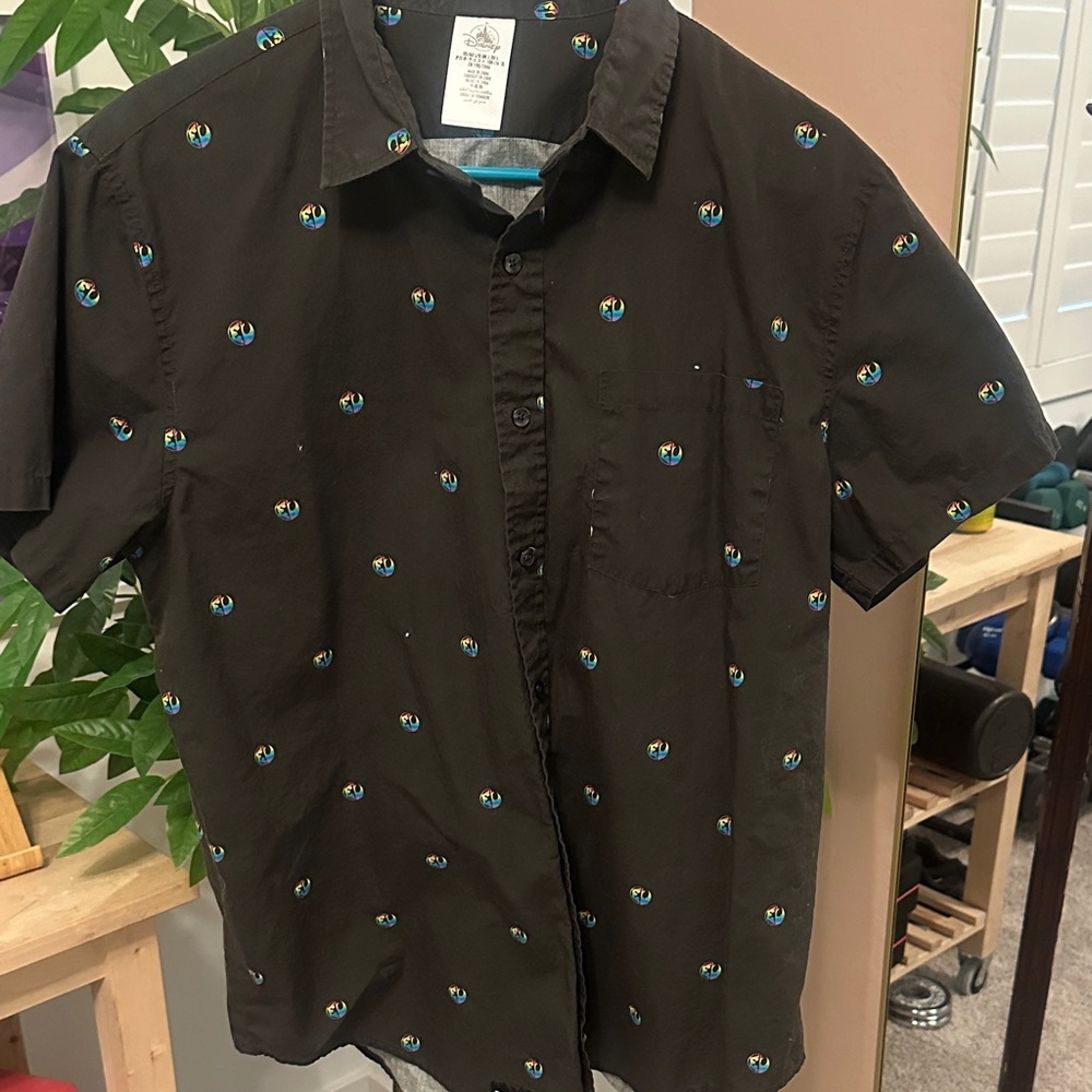 Disney Men's Black Short-Sleeve Button-Down Star Wars Pride Shirt